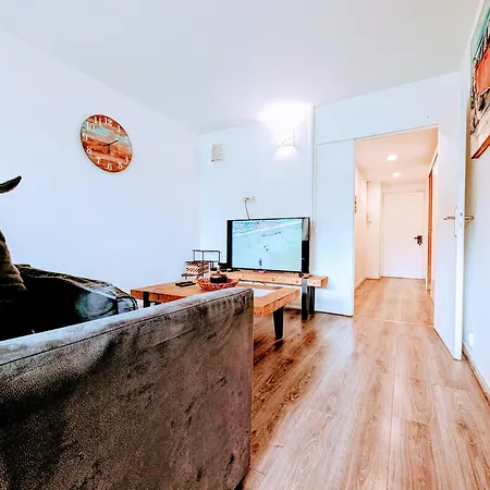 Chic And Comfortable Near Paris Apartment